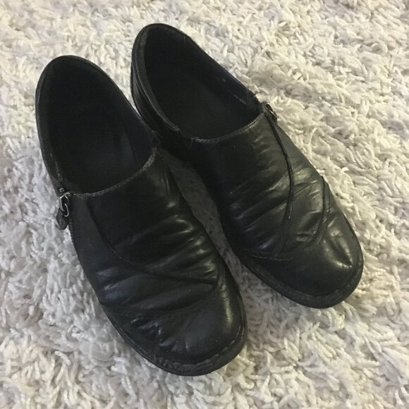 Clarks Black Leather Zipper Shoes - Picture 10 of 10